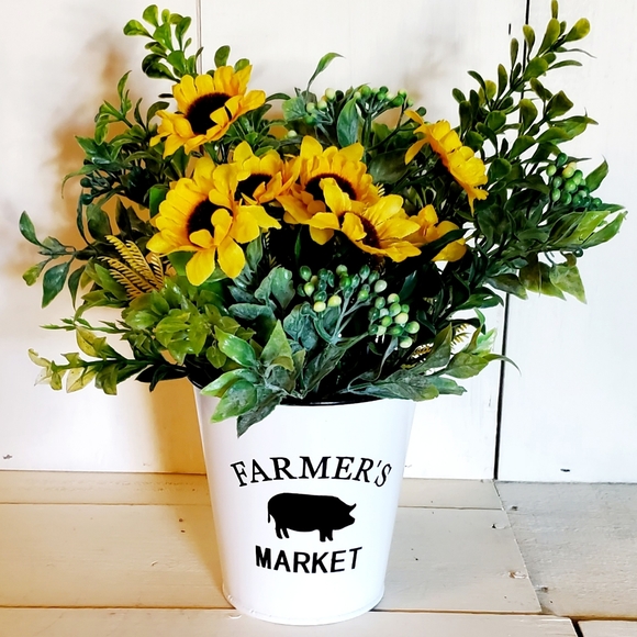 Farmhouse Other - 🆕️ Farmers Market Sunflower Arrangement